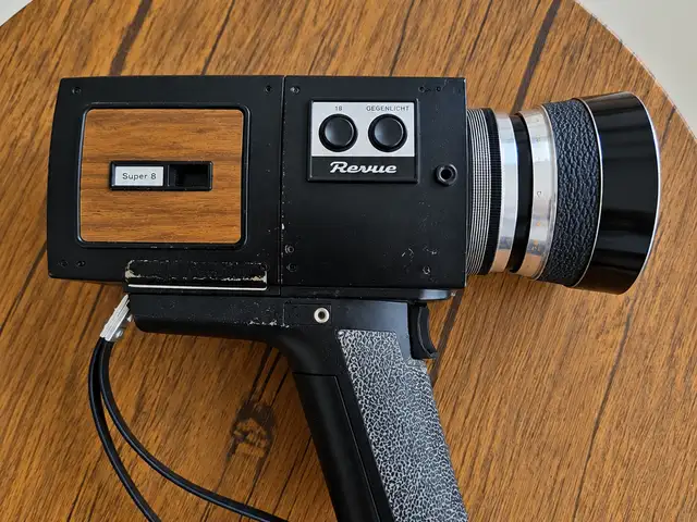 Vintage revue s10 sound deluxe synchron super 8 movie camera-1970s, Nicosia — Lakatameia - Agia Paraskevi