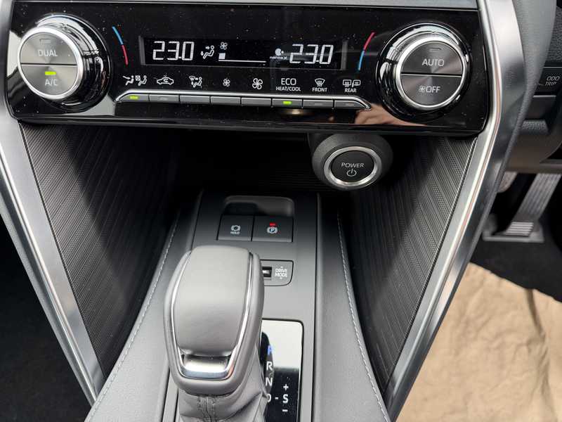 2025 Toyota Harrier 2,5L 2025 Cyprus
