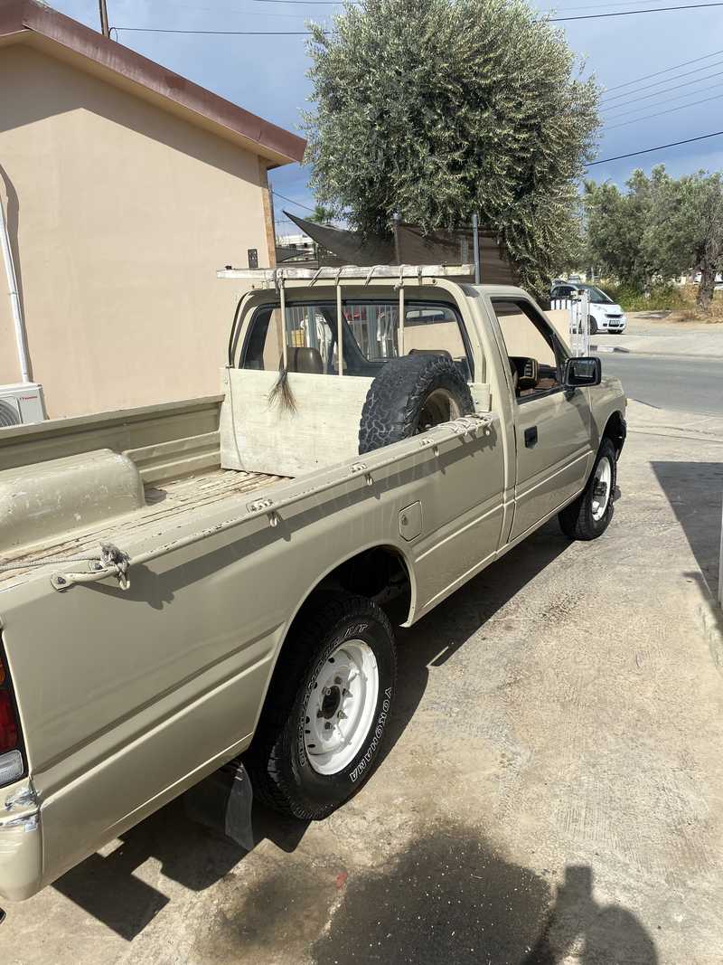 Isuzu Pick-up 2,4L 1989