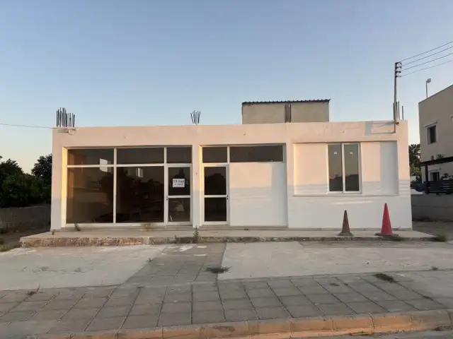 Commercial space, Επαρχία Λάρνακας — Δρομολαξιά