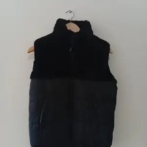 DKNY Black Vest 16M kid's size, Επαρχία Λεμεσού — Άγιος Αθανάσιος
