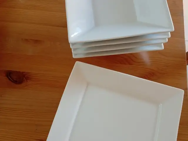 Dinner plates /dishes, Επαρχία Πάφου — Πάφος - Κάτω Πάφος