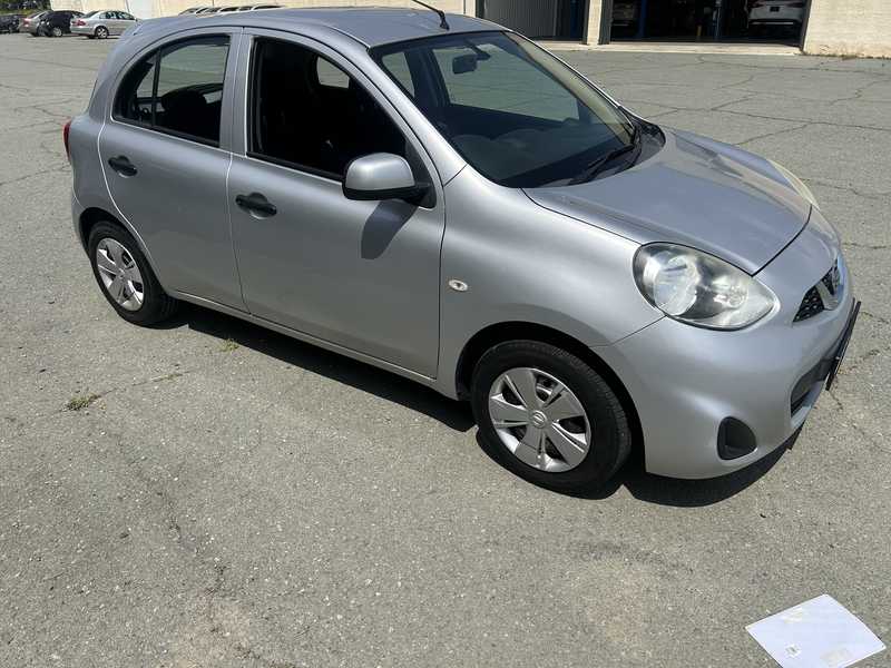 Nissan March 1,2L 2015