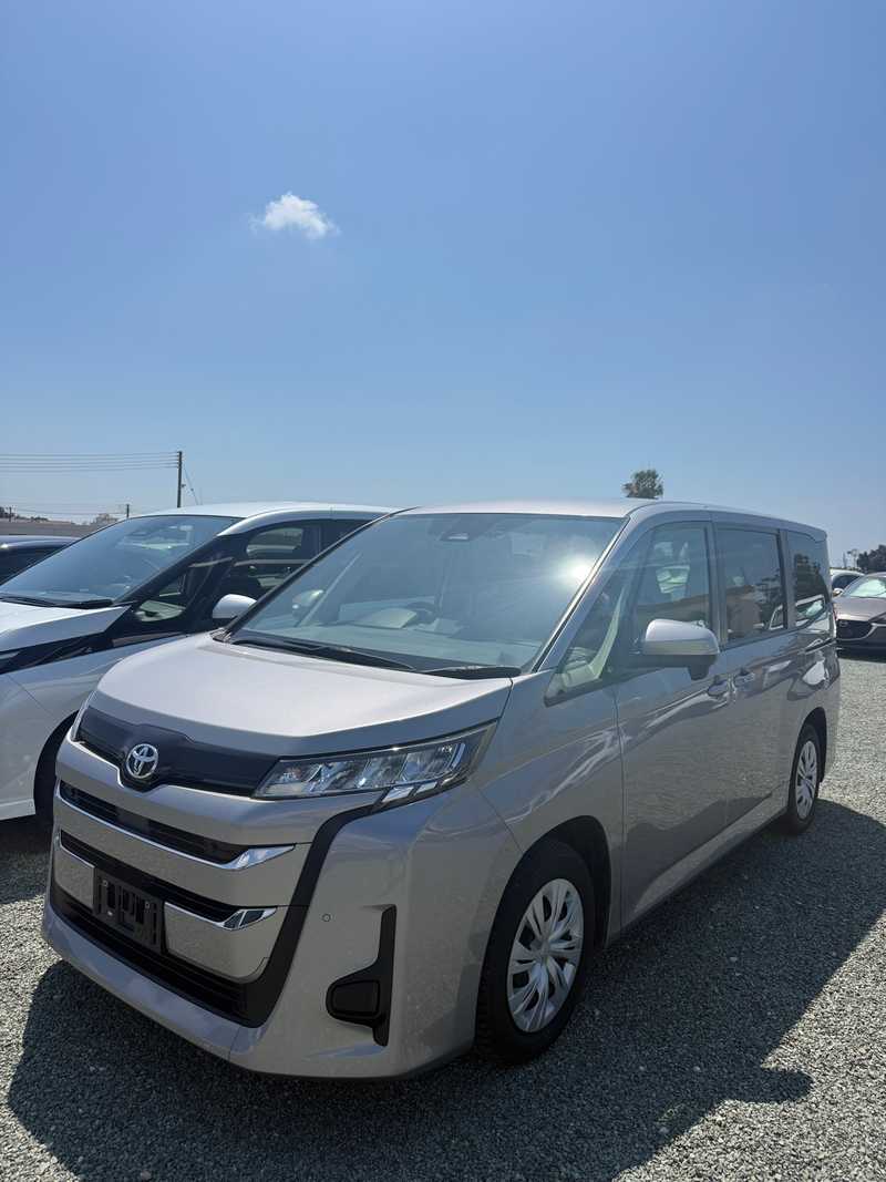 Toyota Noah 2,0L 2023