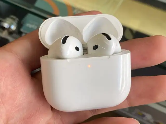 Airpods 4 active noise cancellation, Limassol — Germasogeia Tourist Area
