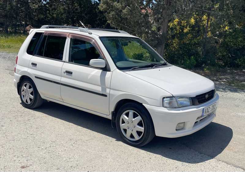 Mazda Demio 1,3L 2001