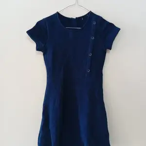 Dark Blue Soft Dress, Επαρχία Λεμεσού — Άγιος Αθανάσιος