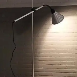 Vintage 1980s metal floor lamp w/ adjustable height & depth- dimensions 135x67cm, Επαρχία Πάφου — Paphos - Άγιος Θεόδωρος