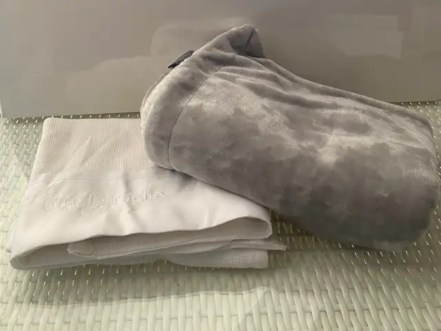 Two blankets for 6 eur, Limassol — Limassol - Kapsalos