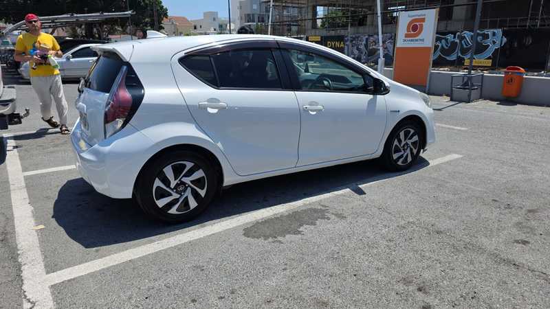 2015 Toyota Aqua 1,5L 2015 Cyprus
