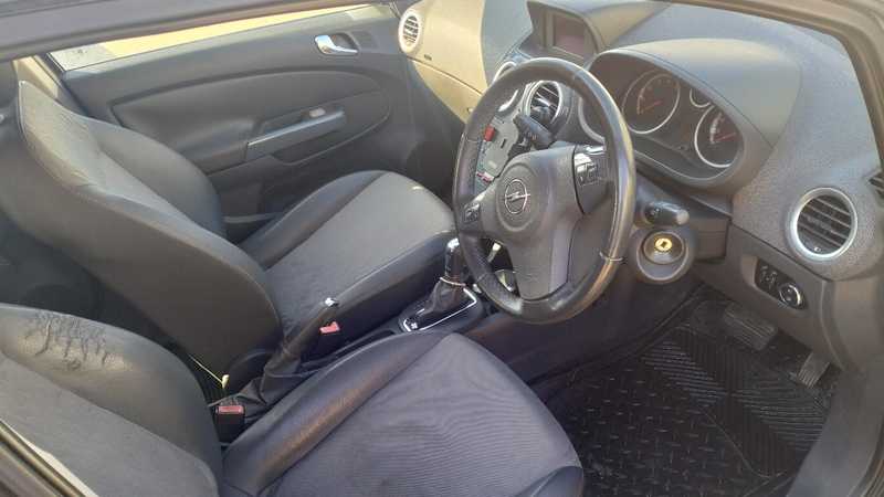 2011 Opel, Vauxhall Corsa 1,4L 2011 Cyprus