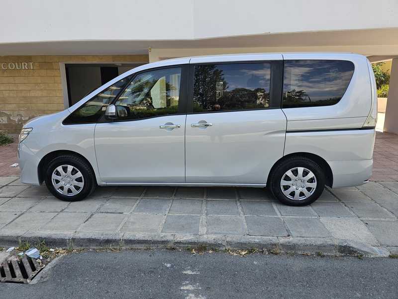 2016 Nissan Serena 2,0L 2016 Cyprus