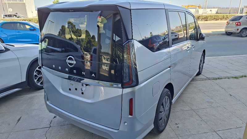 2023 Nissan Serena 2,0L 2023 Cyprus