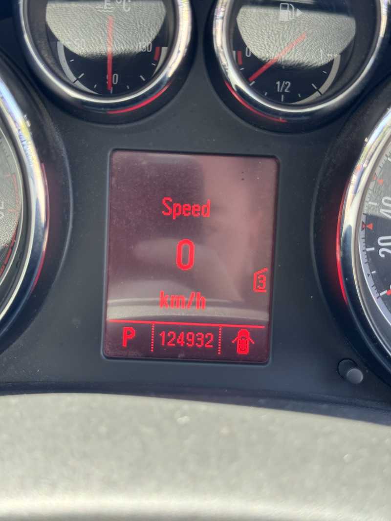 2010 Opel, Vauxhall Astra 1,6L 2010 Cyprus