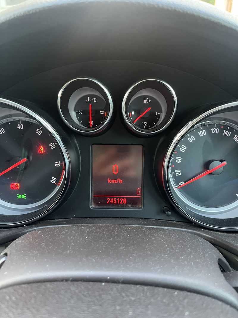 2009 Opel, Vauxhall Insignia 1,6L 2009 Cyprus