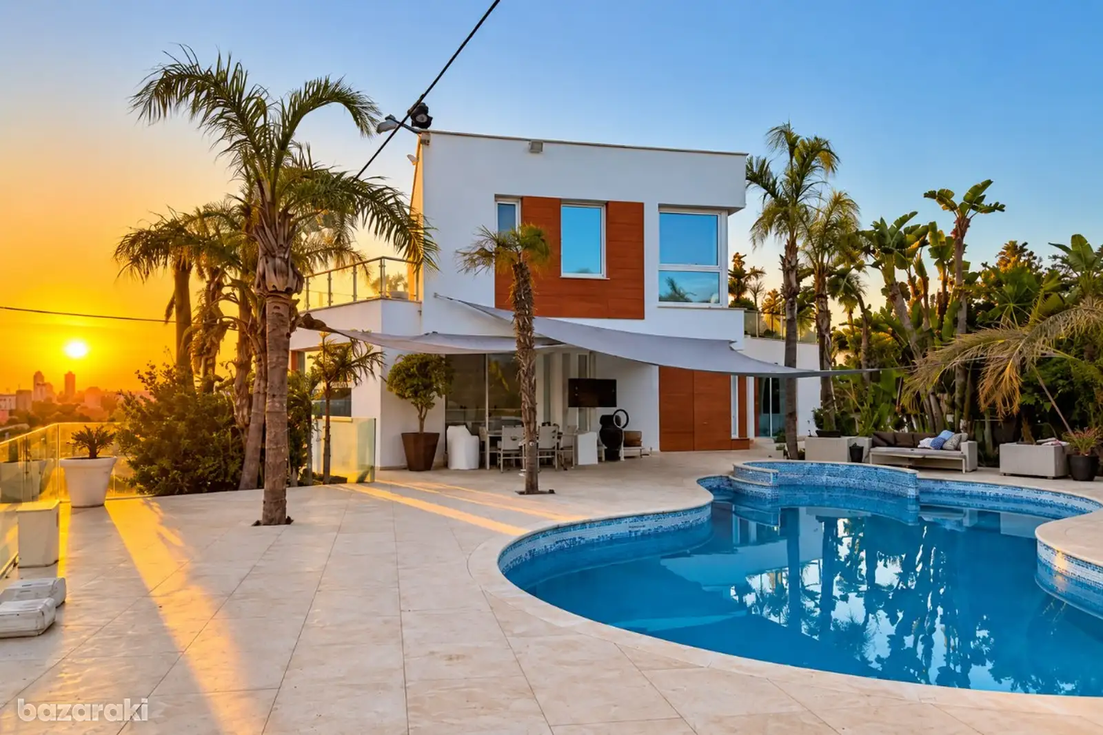 Villa, 6 bedrooms — 3