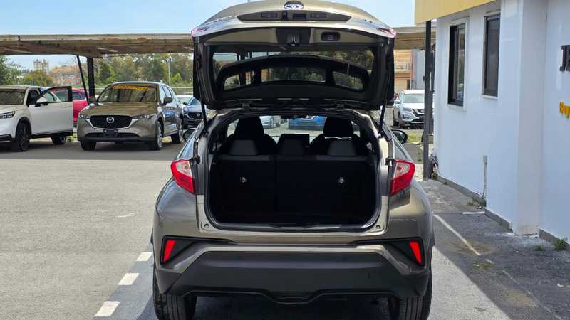 2021 Toyota C-HR 1,8L 2021 Cyprus