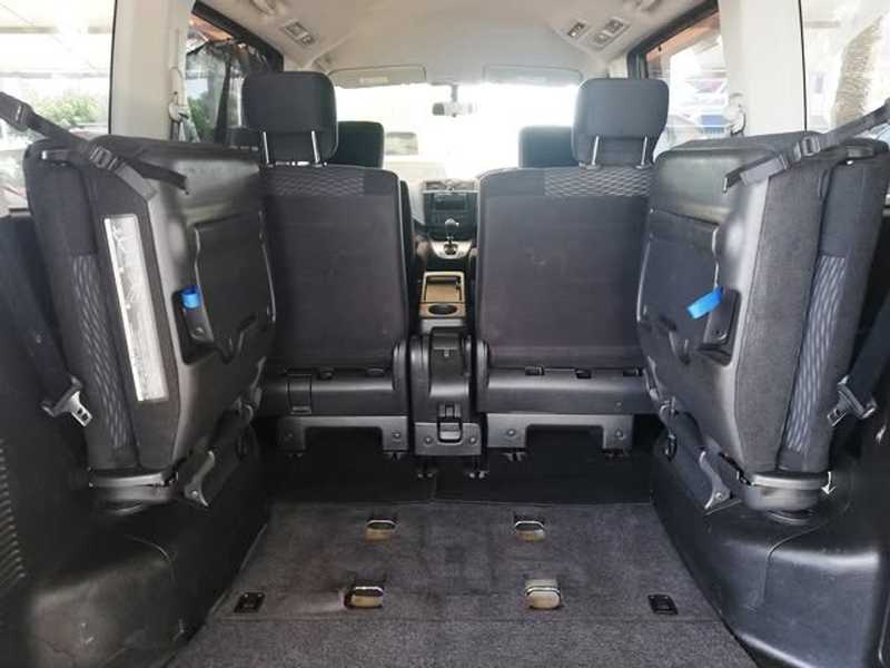 2011 Nissan Serena 2,0L 2011 Cyprus