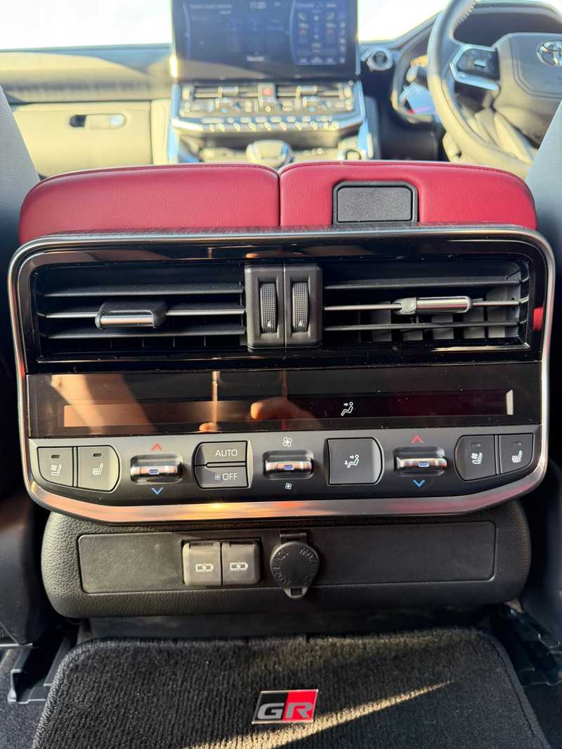 2024 Toyota Land Cruiser 300 3,3L 2024 Cyprus