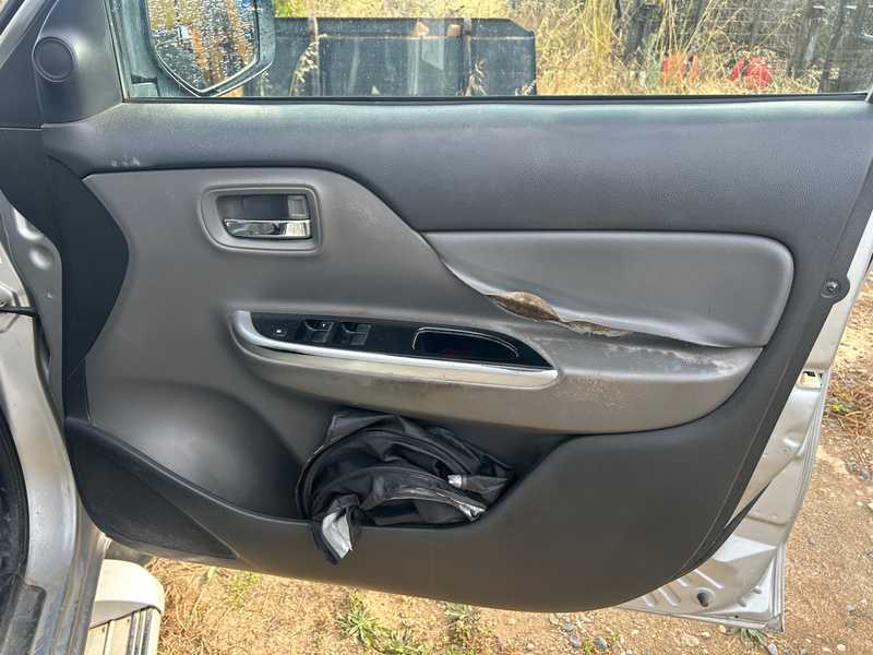 2017 Mitsubishi L200 2,4L 2017 Cyprus
