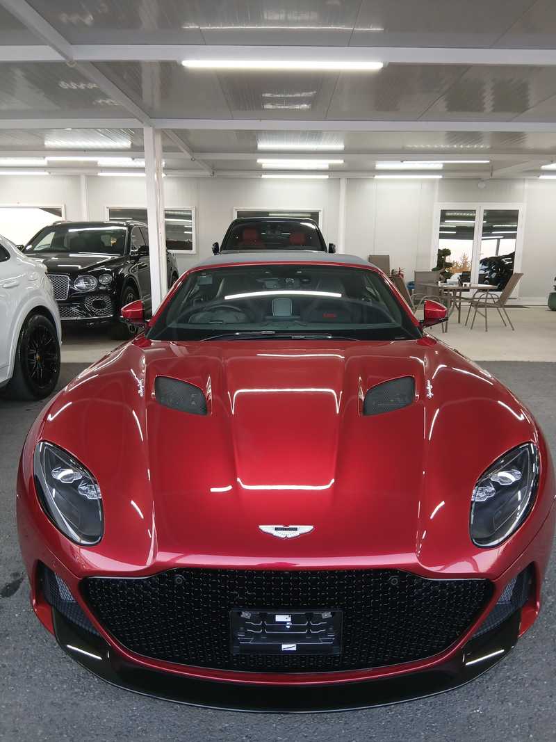 Aston Martin DBS 5,2L 2022