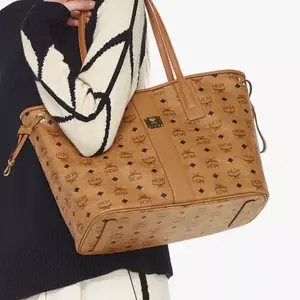 Mcm reversible liz shopper in visetos, medium., Επαρχία Πάφου — Χλώρακας
