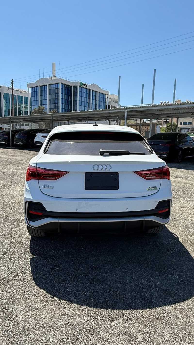 2022 Audi Q3 2,0L 2022 Cyprus