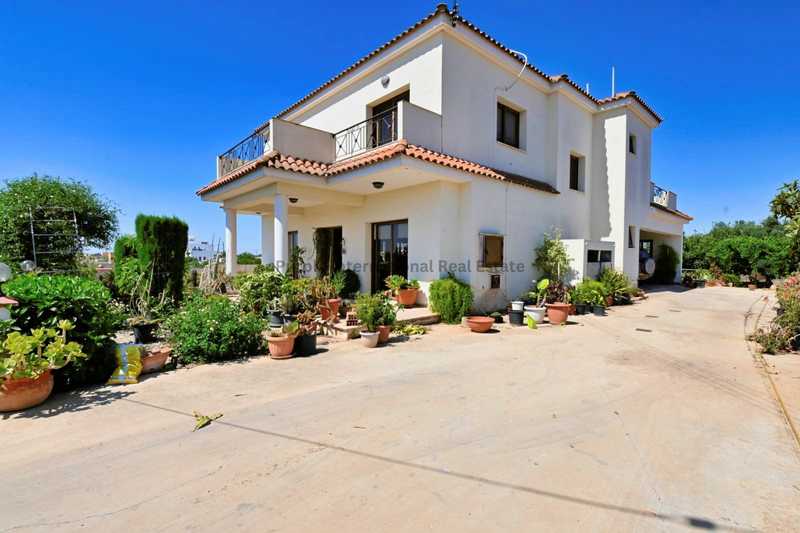 4-bedroom villa for sale