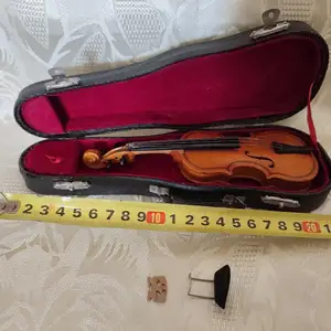 Miniature violin in case, Επαρχία Λάρνακας — Λάρνακα - Καμάρες