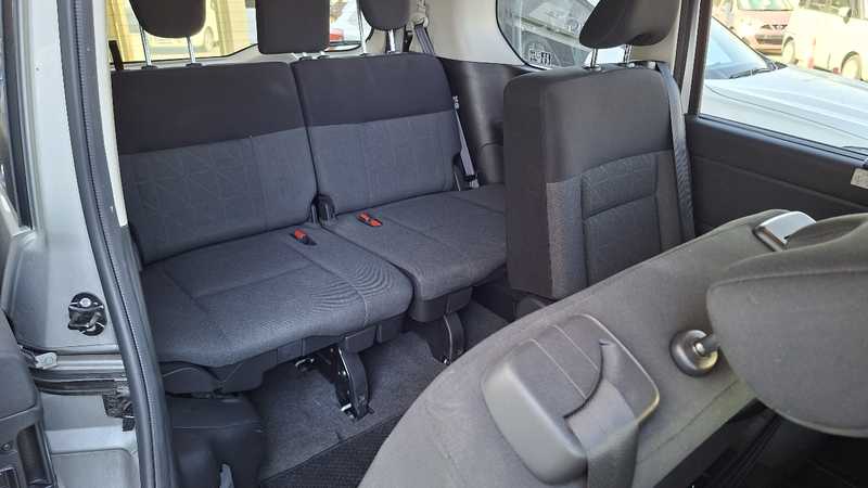 2023 Nissan Serena 2,0L 2023 Cyprus