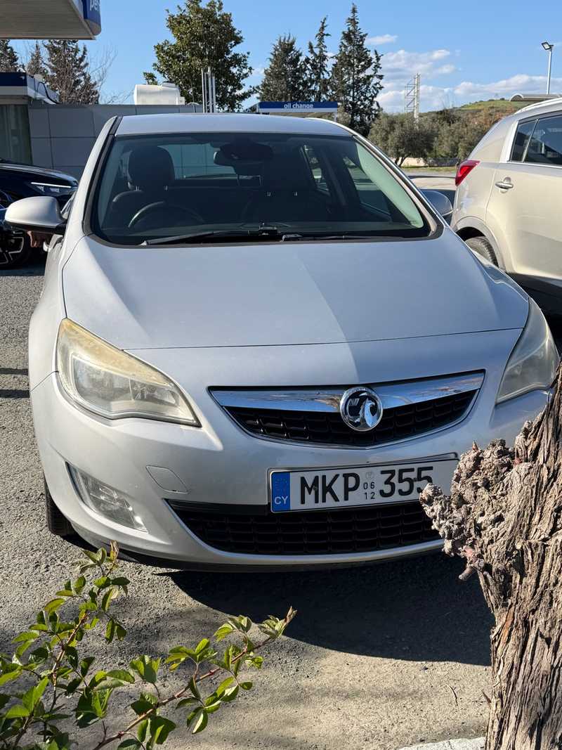 Opel, Vauxhall Astra 2,0L 2012