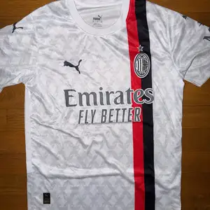 Ac milan 2024/25 away jersey, Επαρχία Λευκωσίας — Λευκωσία - Άγιος Αντώνιος