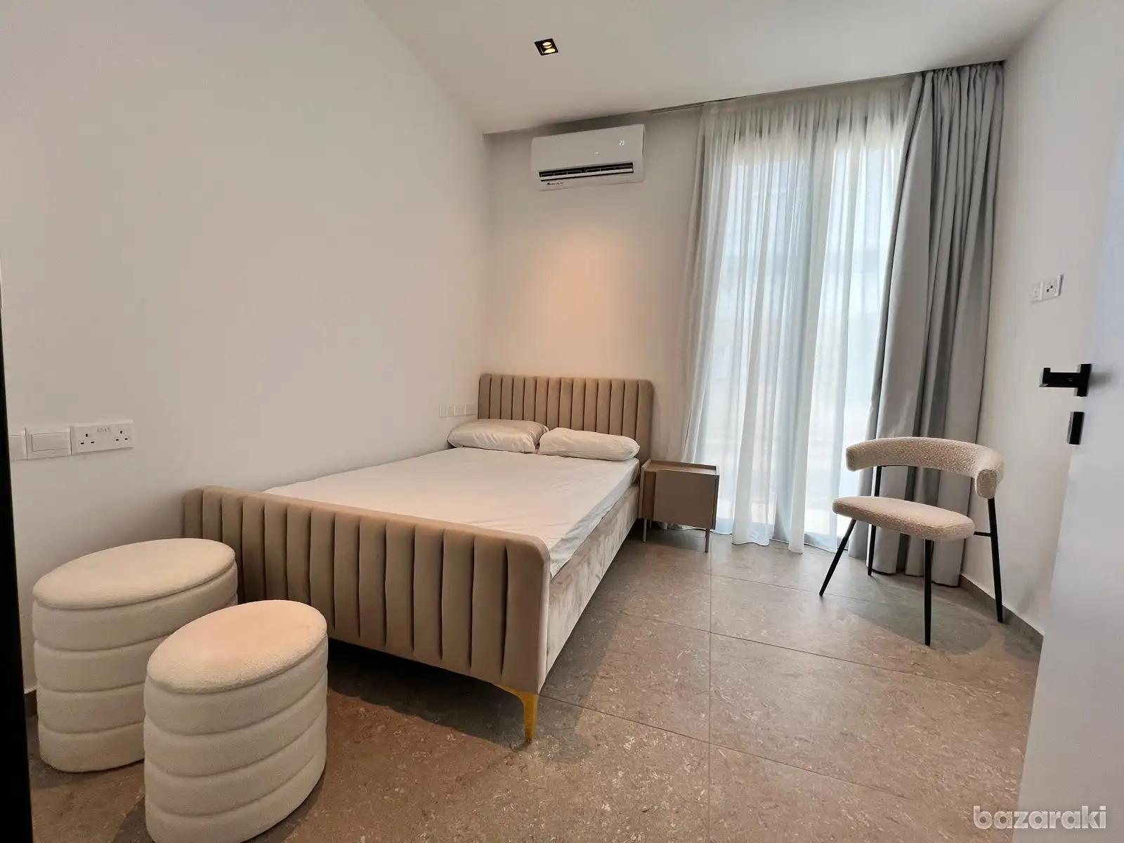 House, 3 bedrooms — 6