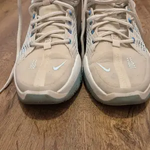 Nike Air Zoom G.T. JumpAvant Garde, Επαρχία Λευκωσίας — Λατσιά - Άγιος Γεώργιος