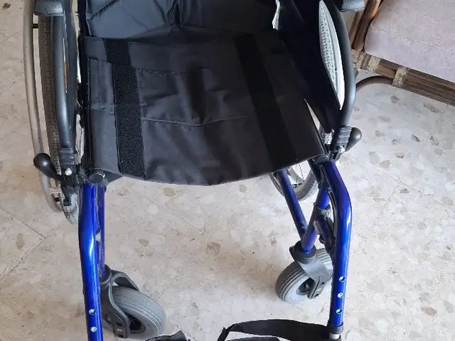 Manual wheelchair, Επαρχία Λάρνακας — Λάρνακα - Σκάλα