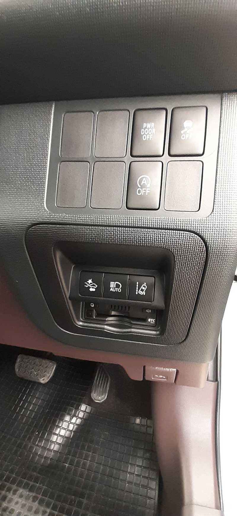 2017 Toyota Porte 1,5L 2017 Cyprus