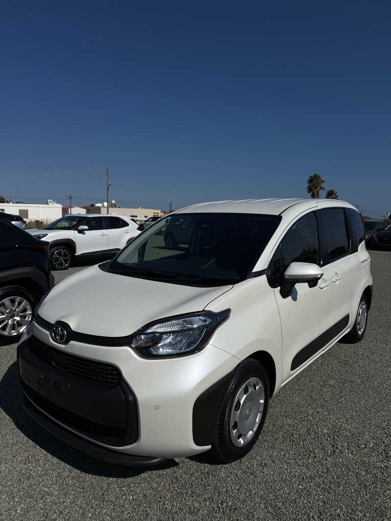 Toyota Sienta 1,5L 2023