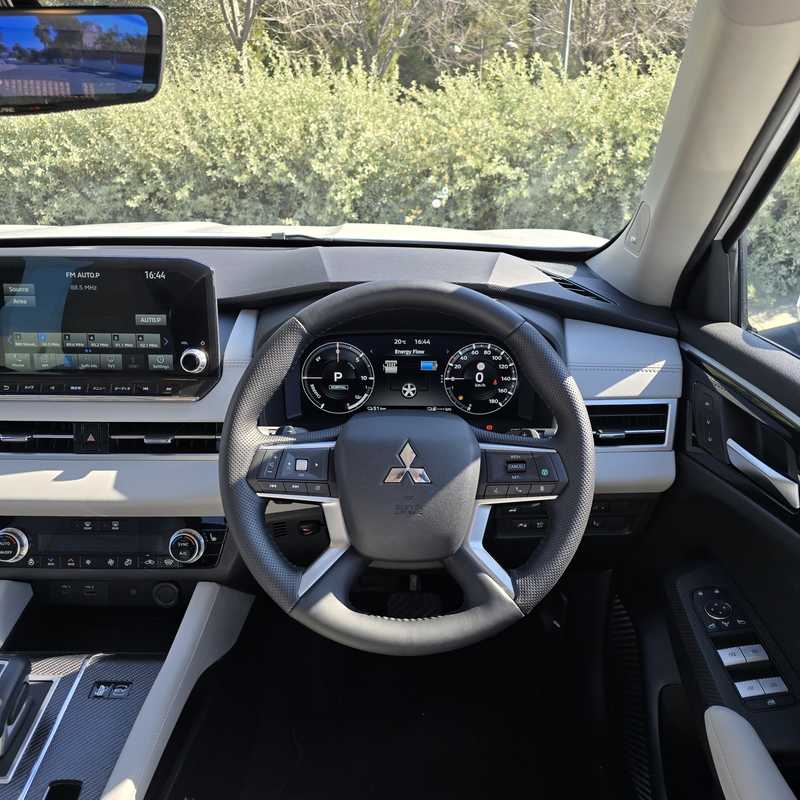 2022 Mitsubishi Outlander 2,4L 2022 Cyprus