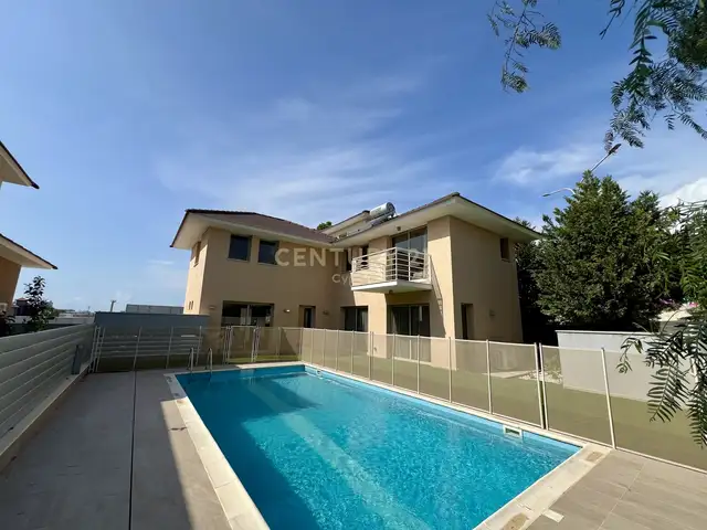4-bedroom villa for sale, Limassol — Parekklisia Tourist Area
