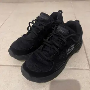 Παπούτσια adidas & skechers, Επαρχία Λευκωσίας — Λακατάμεια - Αγία Παρασκευή