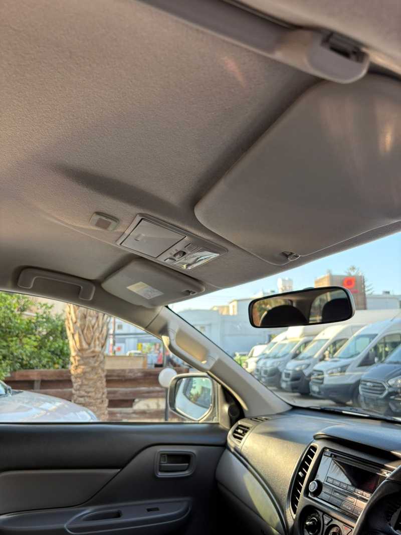 2017 Mitsubishi L200 2,4L 2017 Cyprus