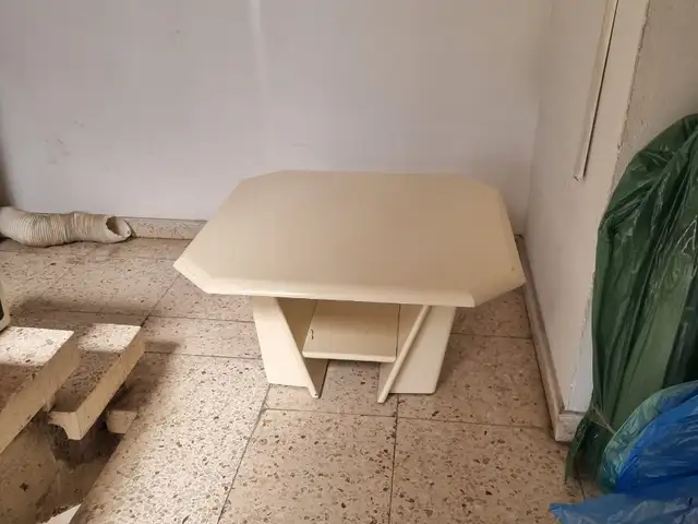 Τραπεζάκι σαλονιού, Επαρχία Λεμεσού — Λεμεσός - Ζακάκι
