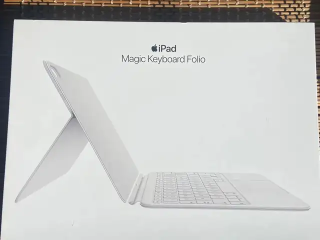 Ipad magic keyboard, Paphos — Pegeia