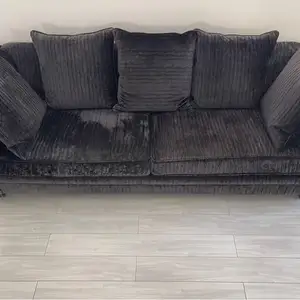 Velvet couch, Paphos — Pegeia