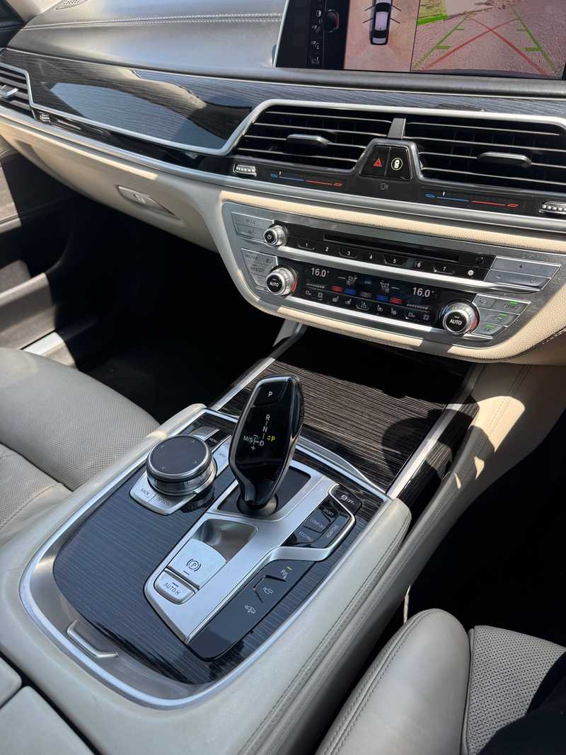 2016 BMW 7-Series 4,4L 2016 Cyprus
