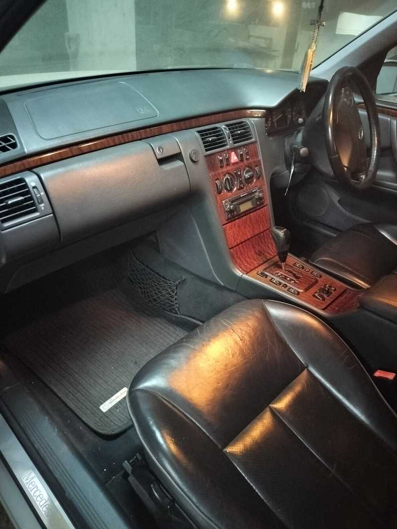 2001 Mercedes-Benz E-Class 2,0L 2001 Cyprus