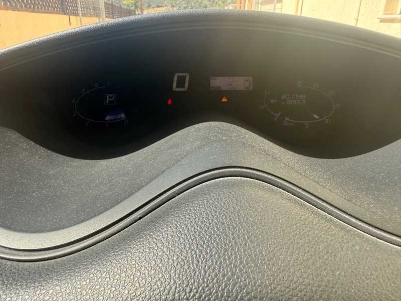 2015 Nissan Serena 2,0L 2015 Cyprus