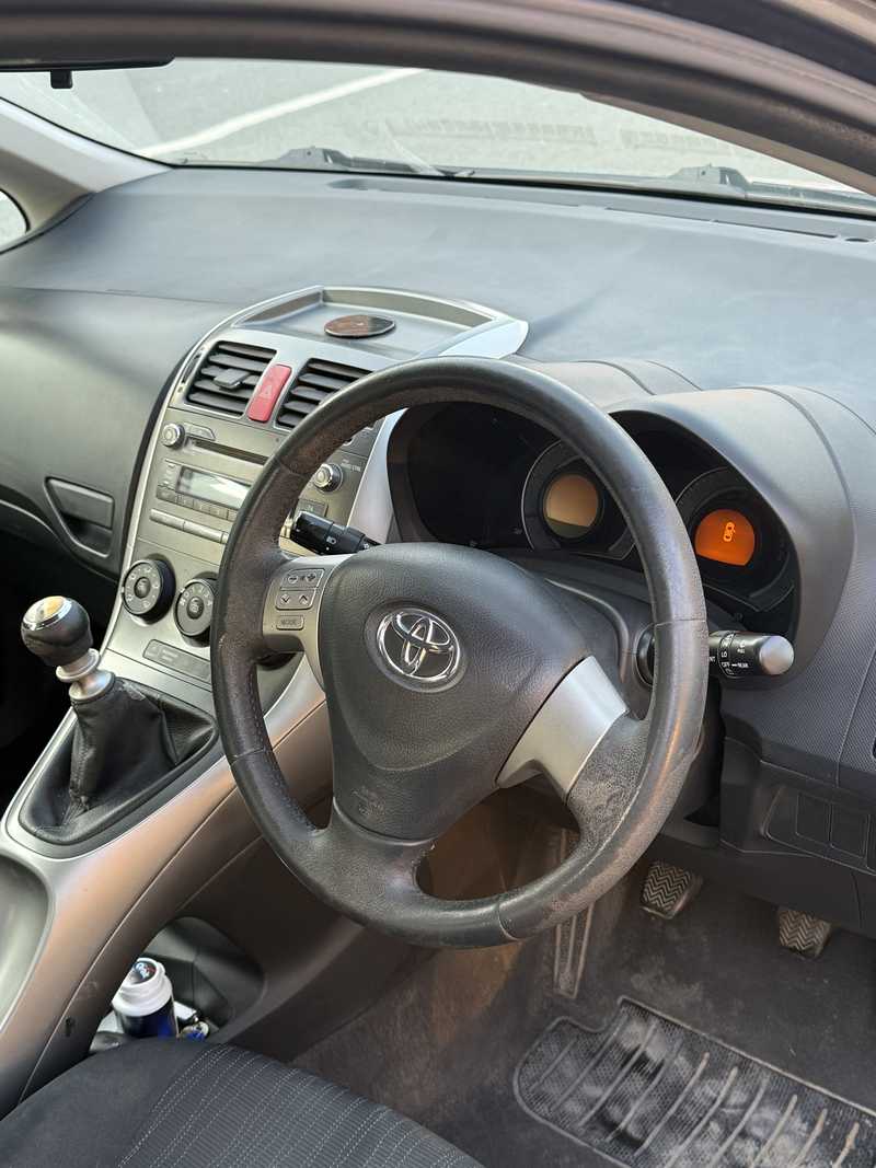 Toyota Auris 5,6L 2008