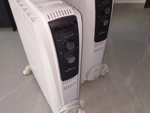 Oil radiators De Longhi 2 pcs,2500w in excellent condition, hardly used, Επαρχία Πάφου — Πάφος - Κάτω Πάφος