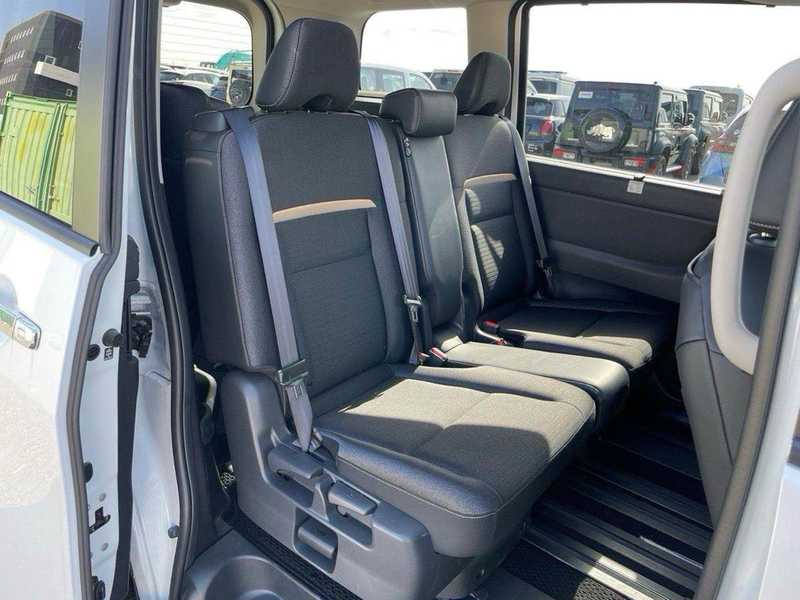2025 Nissan Serena 2,0L 2025 Cyprus